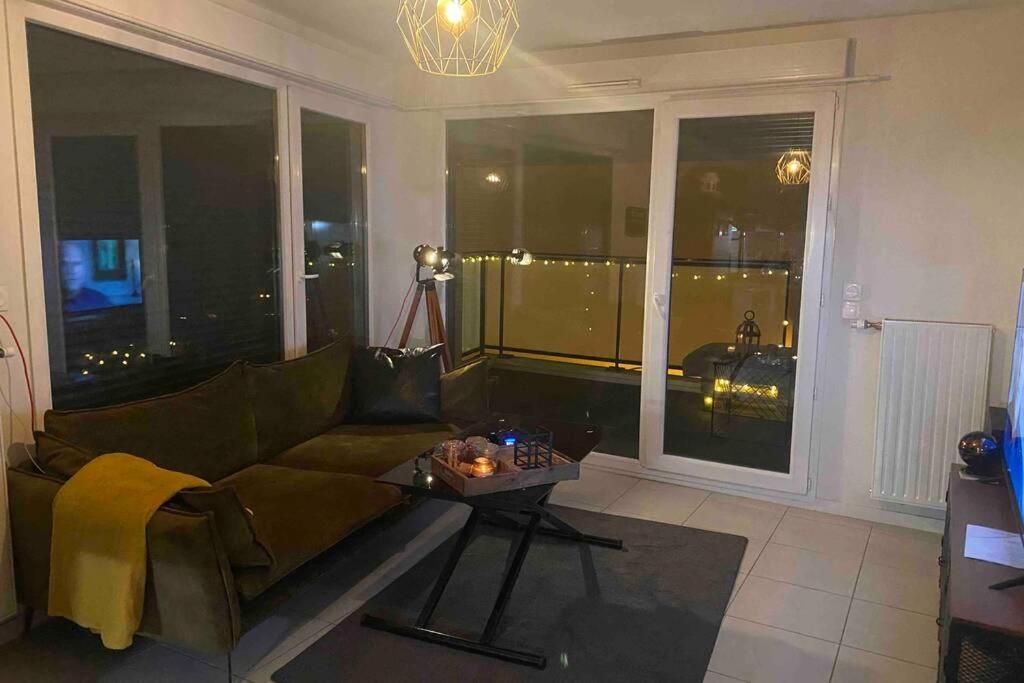 Meyzieu : Superbe Appartement Tres Cosy. Exterior foto