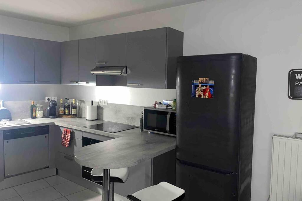 Meyzieu : Superbe Appartement Tres Cosy. Exterior foto