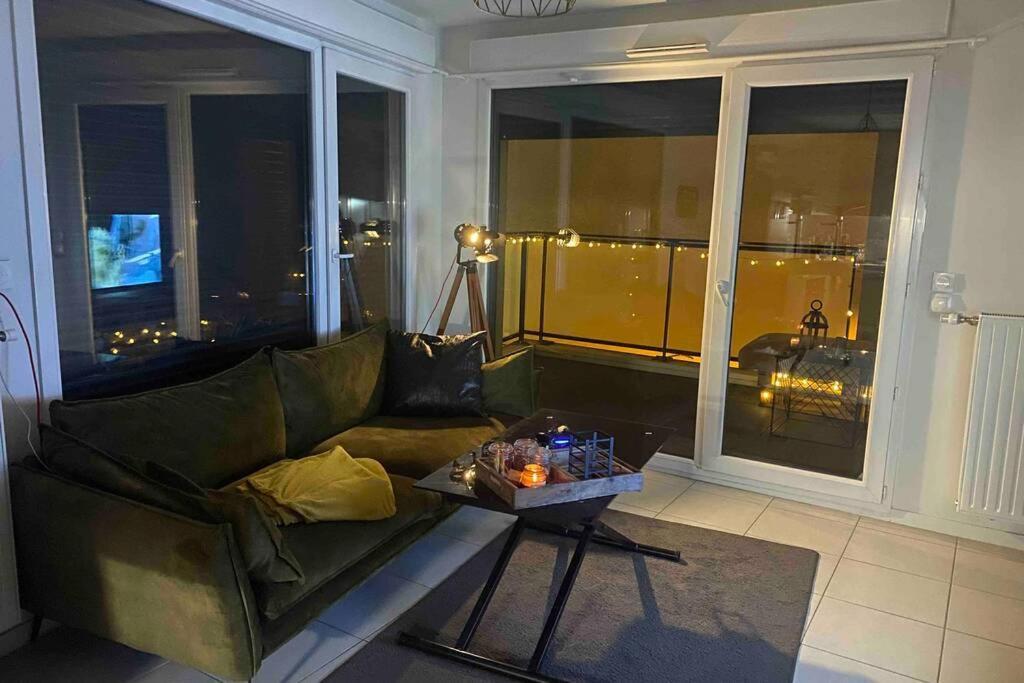 Meyzieu : Superbe Appartement Tres Cosy. Exterior foto